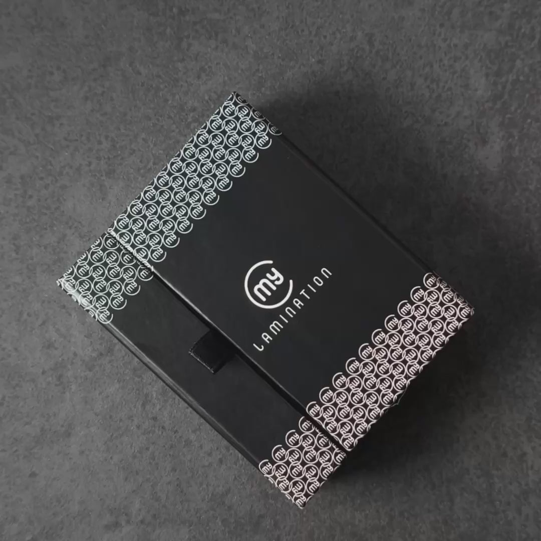 Carica video: unboxing del kit mix di bigodini my lamination